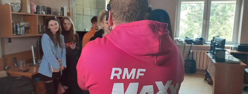 Studenci w roli dziennikarzy – wizyta w telewizji TV Obiektyw i radio RMF MAX