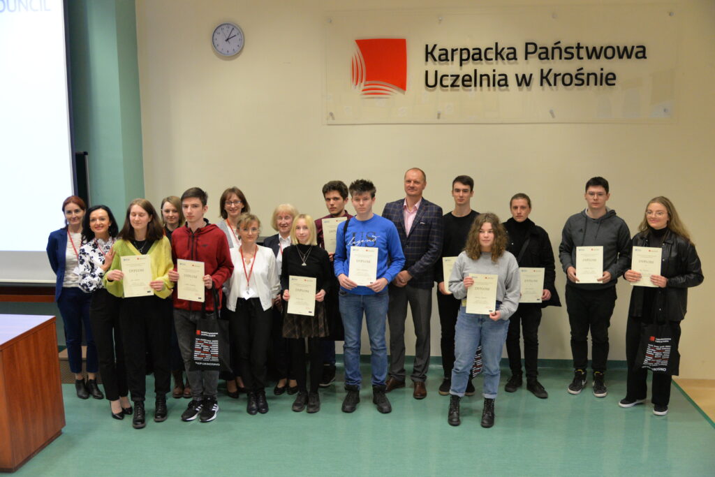 XII Konkurs Języka Angielskiego dla szkół ponadpodstawowych w auli KPU w Krośnie – grupa